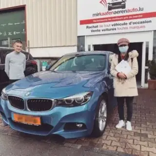 Zwei Kunden mit ihrem BMW 3er GT bei MKAA